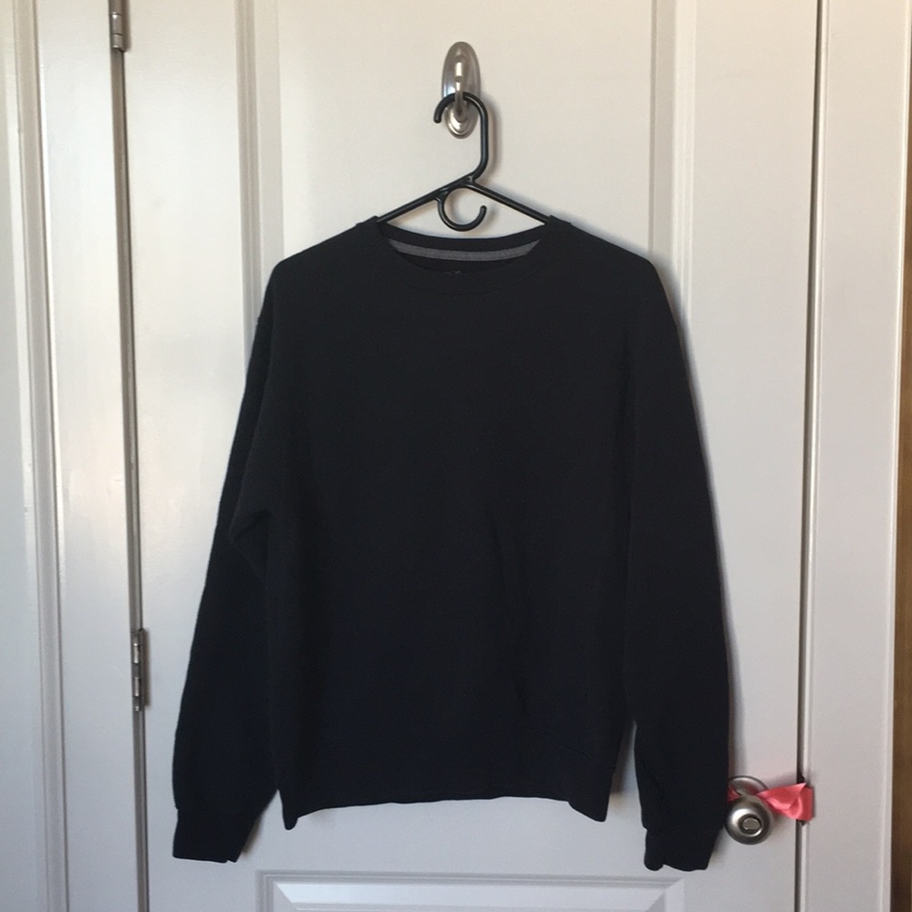 BLACK MEN’S SWEATSHIRT 🎱